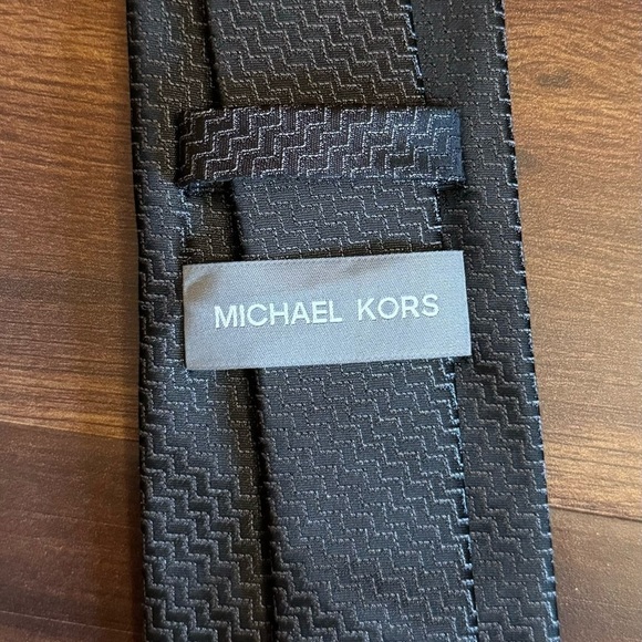 🍁SALE🍁MICHAEL KORS Black Necktie - Picture 5 of 10